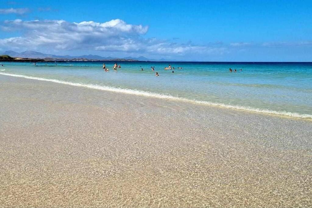 Appartamento Frangipani Con Terrazza E Piscina Corralejo Luaran gambar